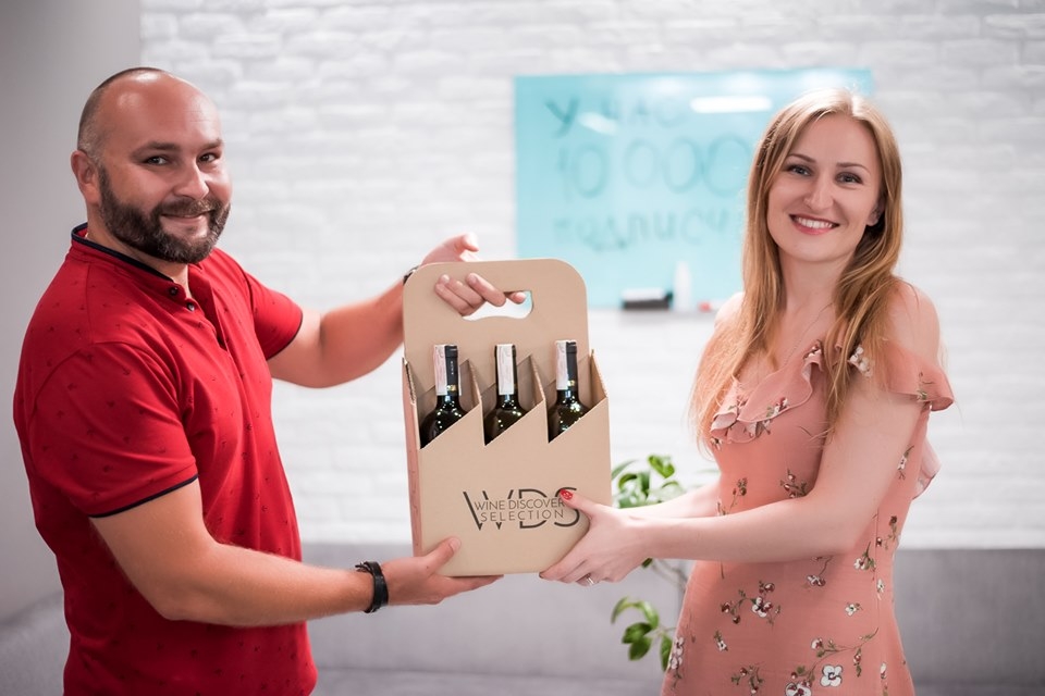 У нас 10000 подписчиков!