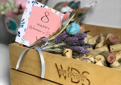 Женщины и вино: за изобретательниц и муз!